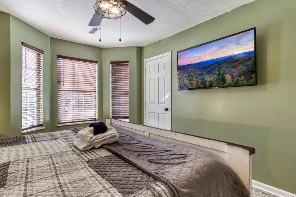 The Mason Jar, Hot Tub, Wifi, 1089 Free Tickets Each Paid Day, Dollywood And More! بيدجن فورج المظهر الخارجي الصورة