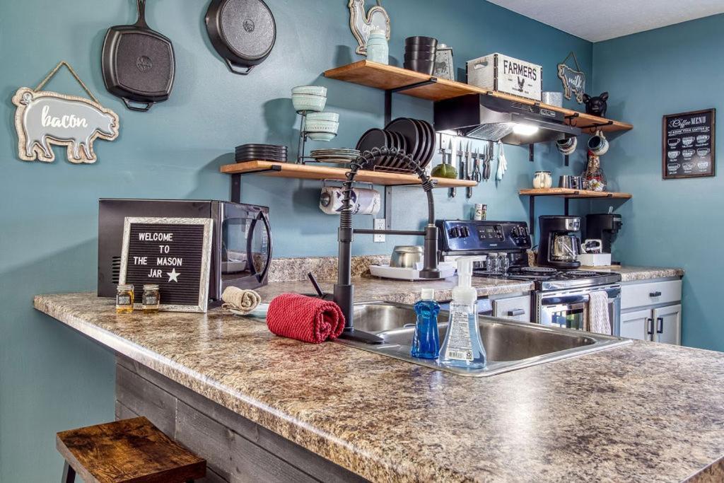 The Mason Jar, Hot Tub, Wifi, 1089 Free Tickets Each Paid Day, Dollywood And More! بيدجن فورج المظهر الخارجي الصورة